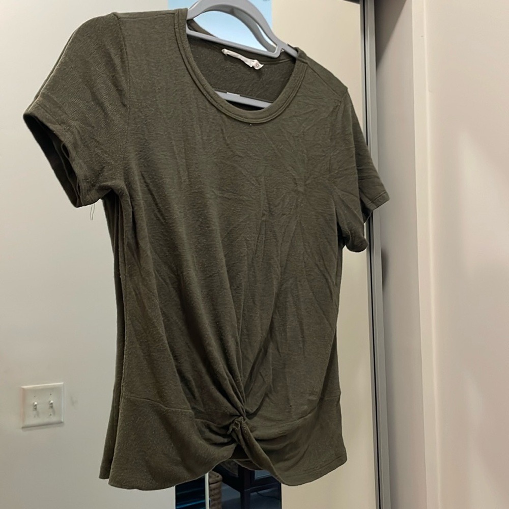 Lush scoop neck front tie top in green. Size S.